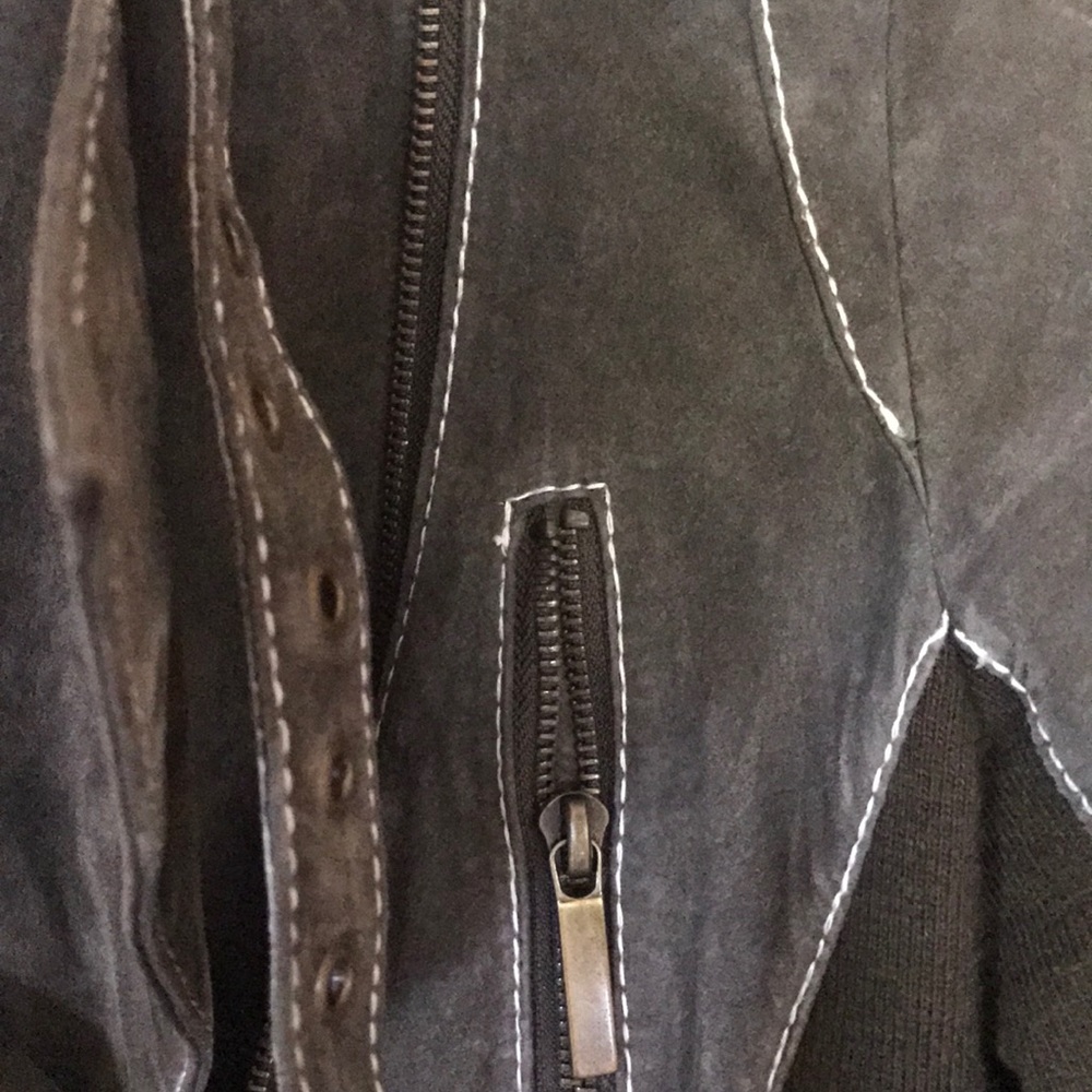 Leather jacket - Picture 2 of 6
